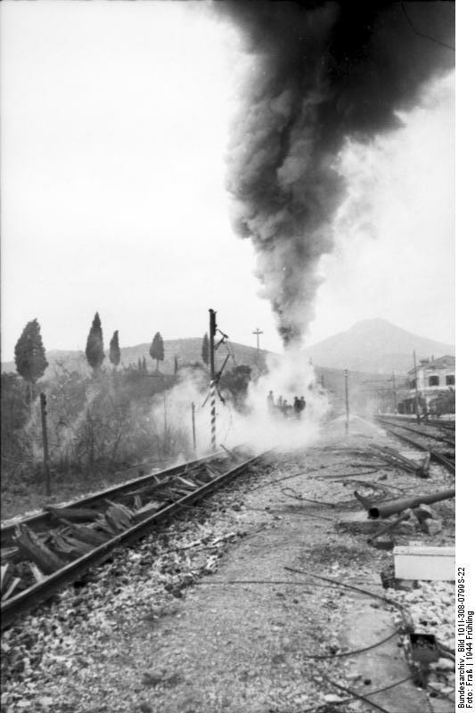 Itri Italy, the “Rail Wolf” destroyed tracks - Bundesarchiv Bild 101I-308-0799S-22